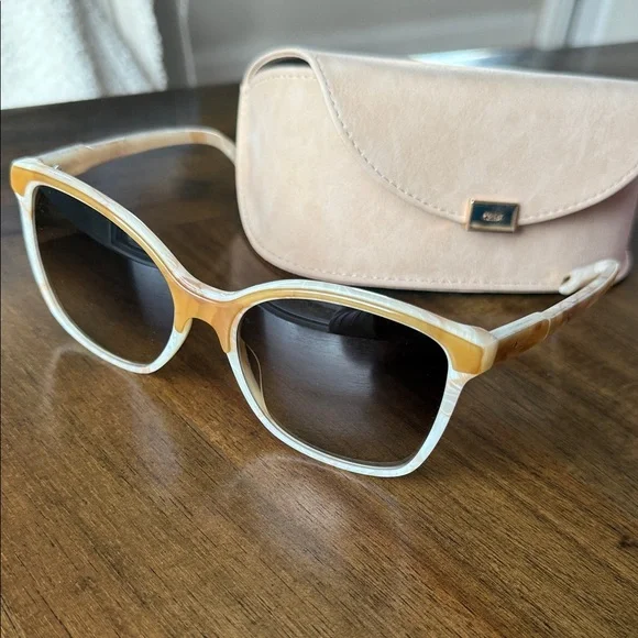 Chloe Sunglasses Case in Cream Chloe | Accessories | Chloe Glasses Case In Cream | Poshmark main image 3